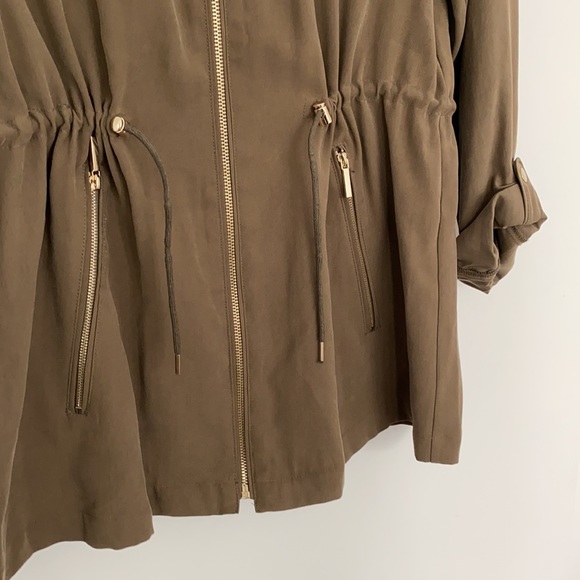 Zara Khaki Olive Green Lightweight Jacket with Adjustable Sleeves and Waist - Picture 3 of 12